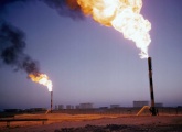 Добування сирої нафти та природного газу 