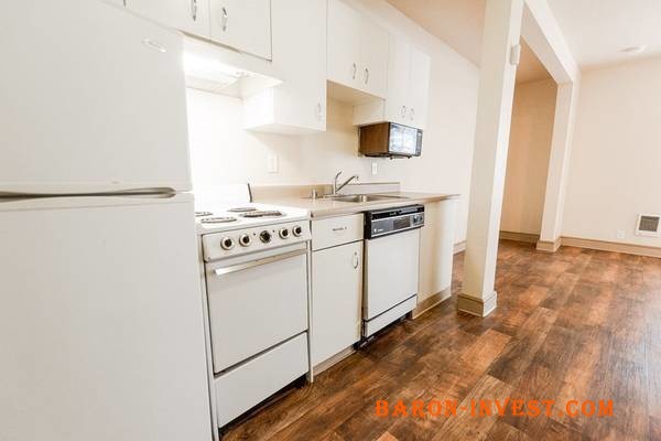 1 MONTH FREE!! Fantastic Location Next to Downtown, Dishwasher