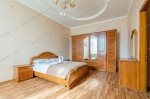 Изысканная двухкомнатная квартира в центре Киева на Крутом спуске