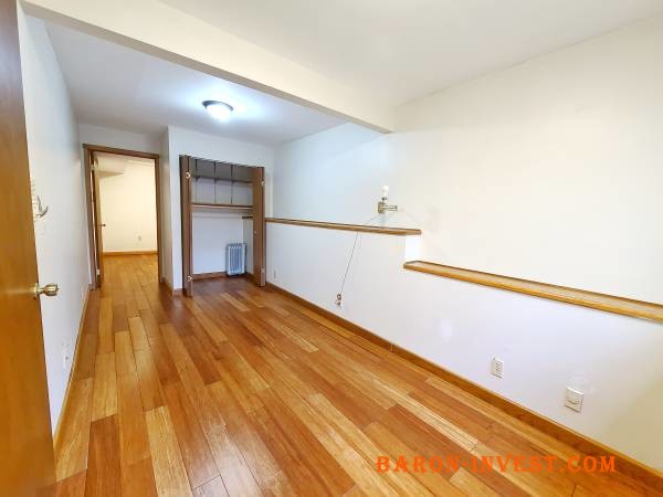 1BR W/Private Living Rm For Rent In Great Neighborhood