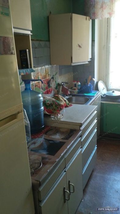 Две комнаты в коммуне со своей кухней на Тираспольской