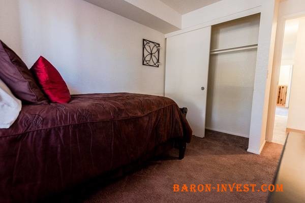 Large 1 bed 1 bath with balcony