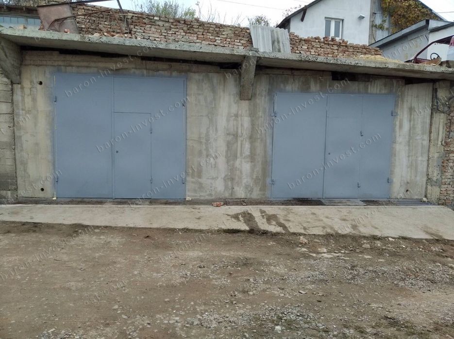 Подвійний гараж