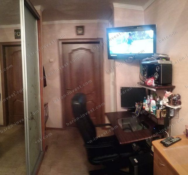 Продам комнату в коммуне 13 м/ Люстдорфская/ Адмиральский пр.